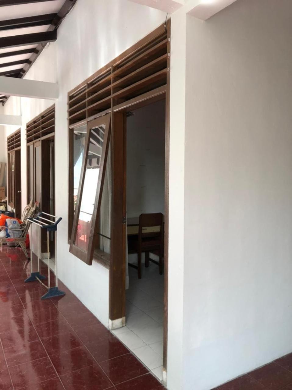 OYO 90482 Rumah Oma Syariah Kupang  Bagian luar foto