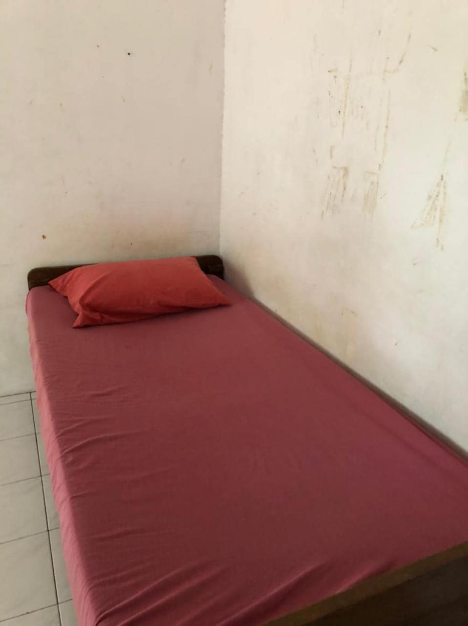 OYO 90482 Rumah Oma Syariah Kupang  Bagian luar foto
