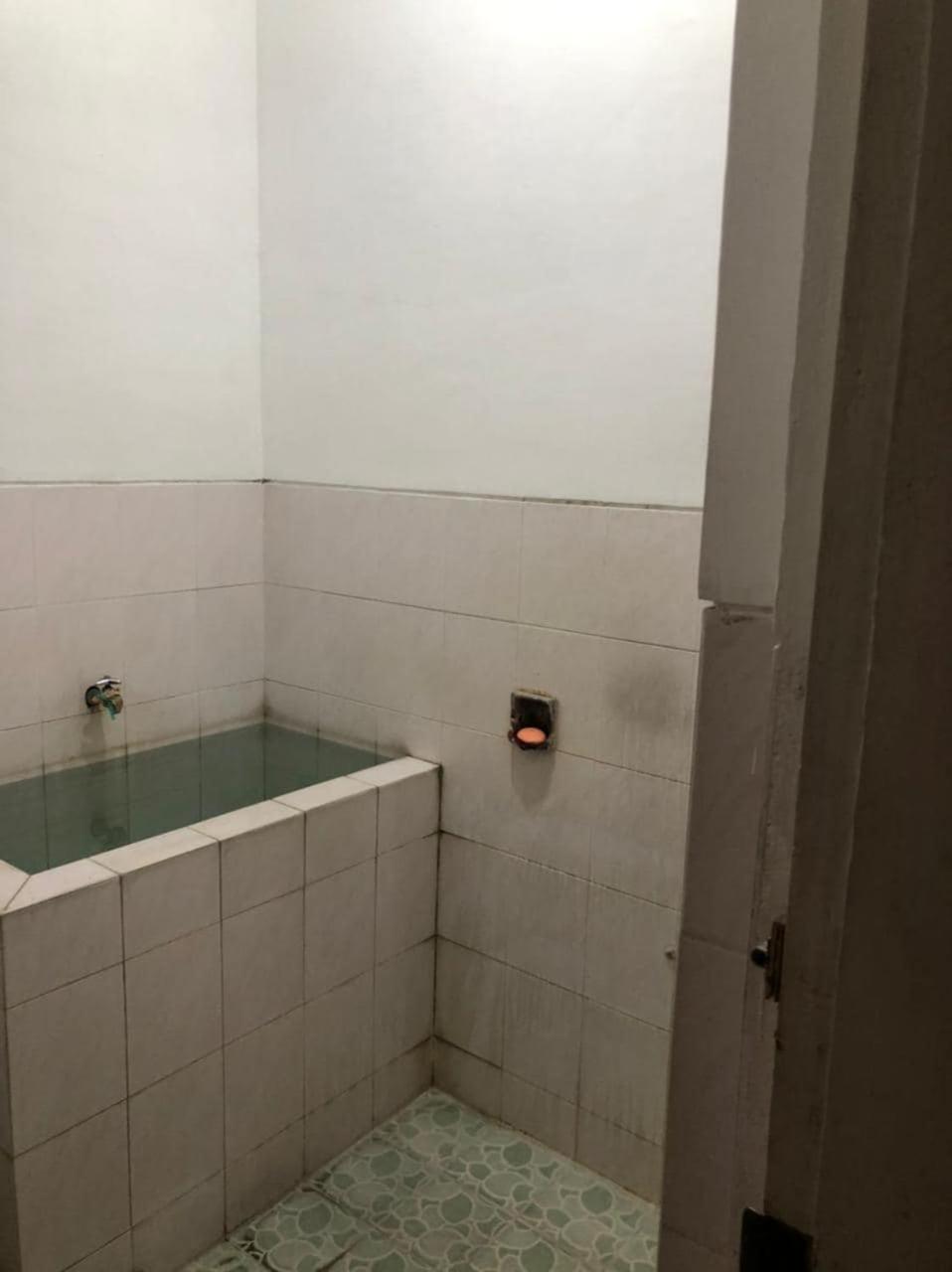 OYO 90482 Rumah Oma Syariah Kupang  Bagian luar foto