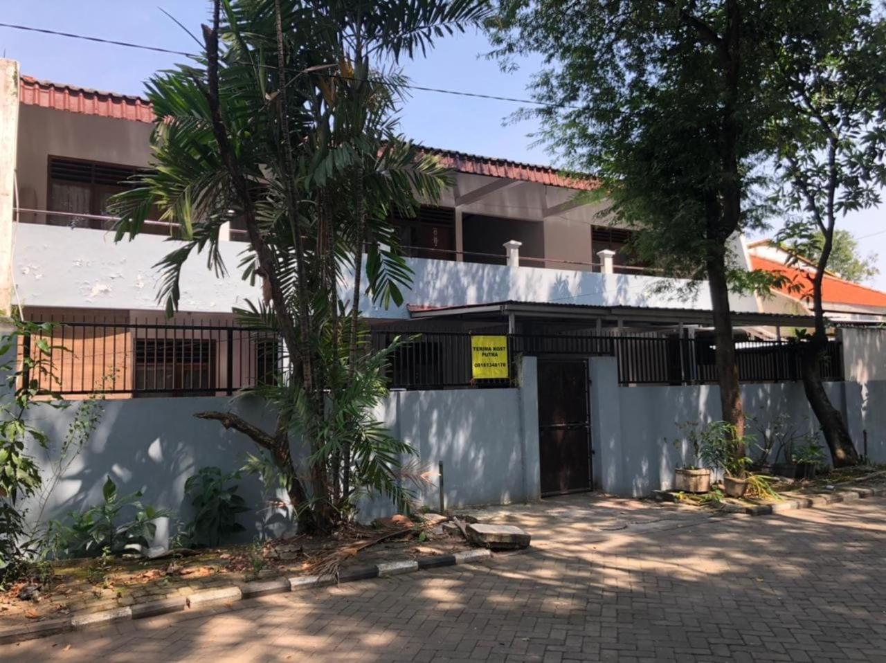 OYO 90482 Rumah Oma Syariah Kupang  Bagian luar foto