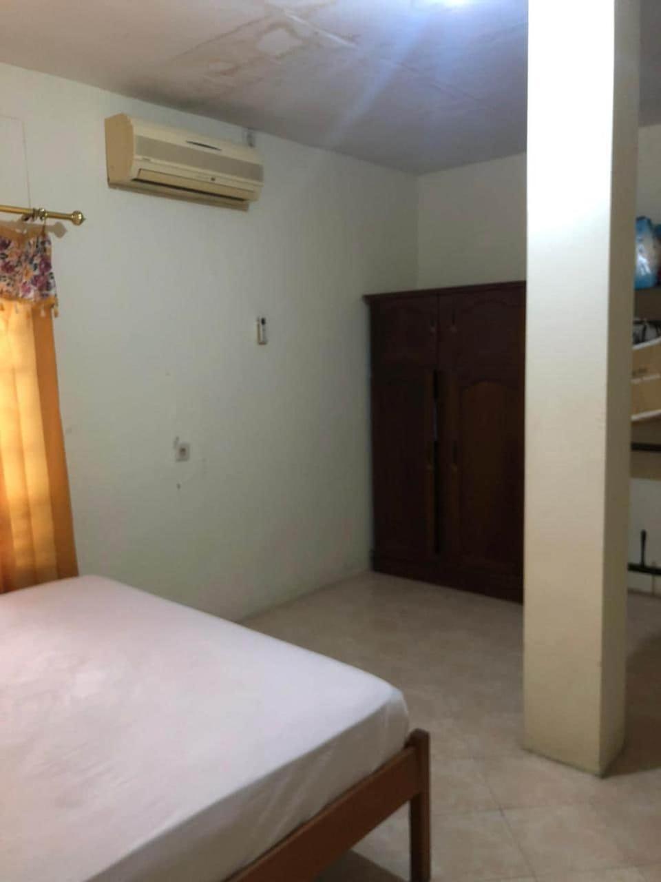 OYO 90482 Rumah Oma Syariah Kupang  Bagian luar foto